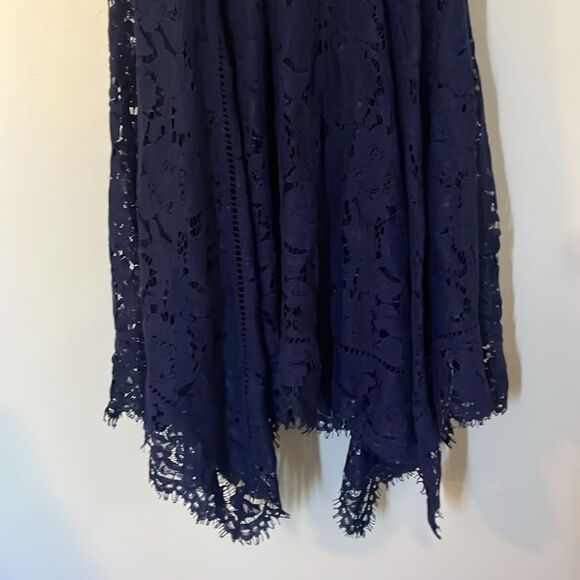 Isaac‎ Mizrahi Navy Blue Floral Lace Handkerchief Hem Midi Dress Sz XXS - Picture 4 of 10